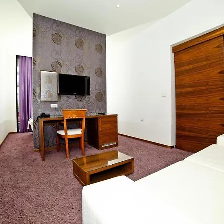 San Antonio Podstrana