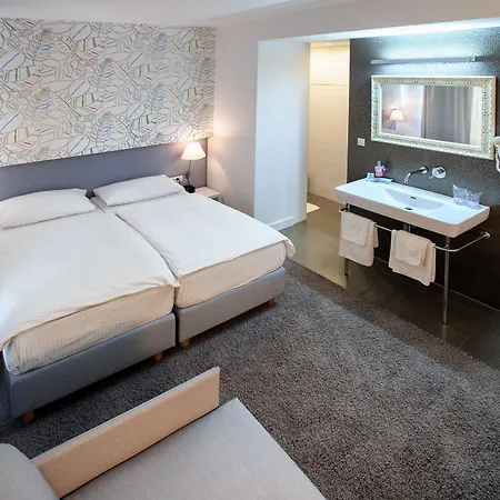 San Antonio Hotel Podstrana