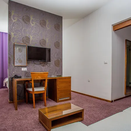 San Antonio Hotel 4*